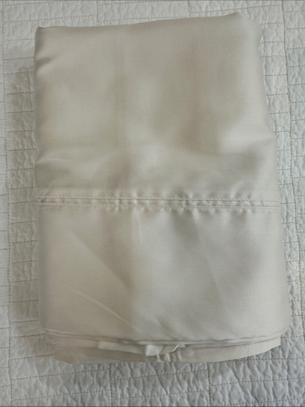 Sleep Number Pillowcase Lot of 3 King Sized Neutral Cream  Soft Satin Finish